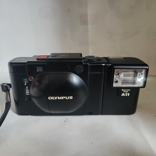 올림푸스 XA 필름 카메라 + A11 플래시