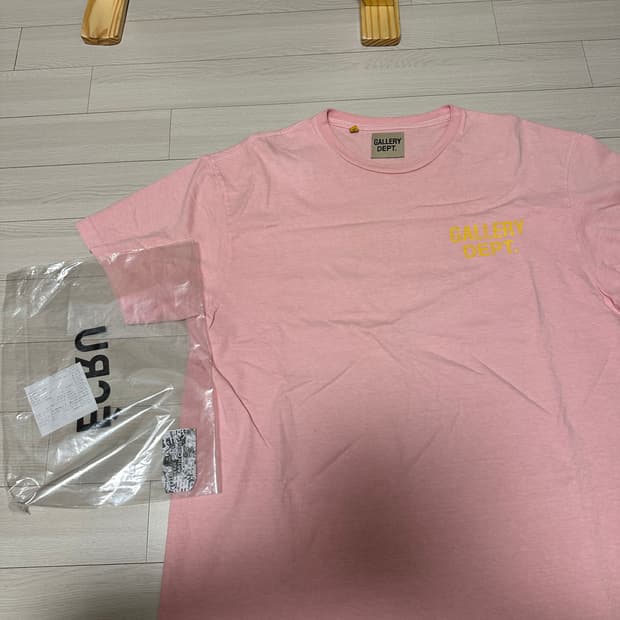 갤러리디파트먼트 25ss 반팔 티셔츠 사이즈 XL 팝니다