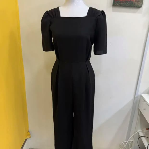 vtg 블랙 스퀘어넥 점프수트 