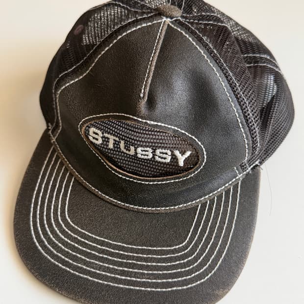 스투시 트러커 컷아웃 스냅백 브라운