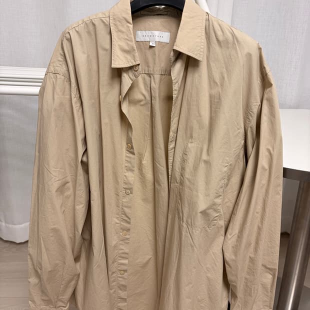 브라운야드 히든포켓 베이지 셔츠