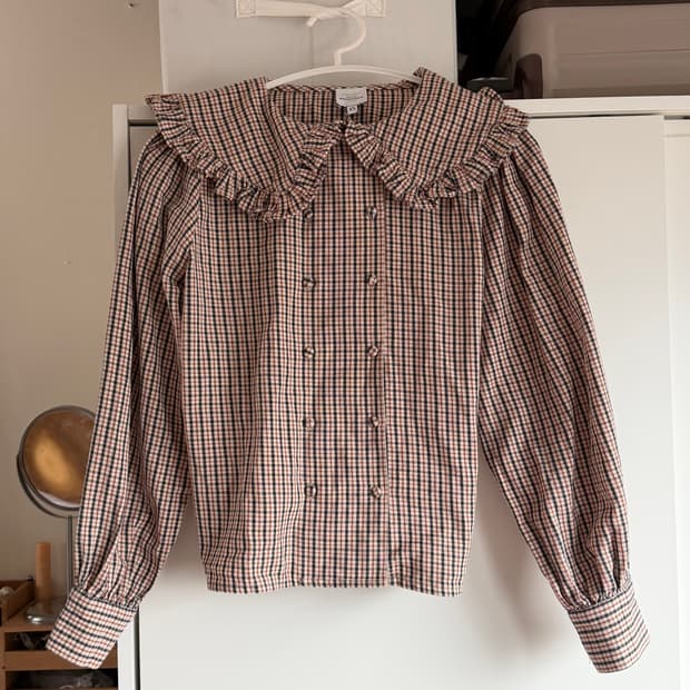 Mendigote체크 프릴 블라우스