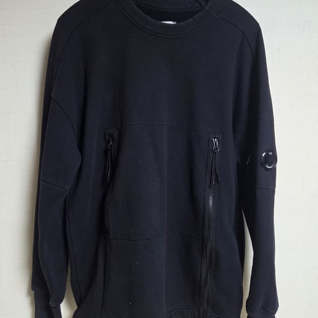 CP 컴퍼니 블랙 지퍼포인트 맨투맨