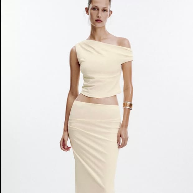 (새상품) ZARA 자라 언밸런스 탑