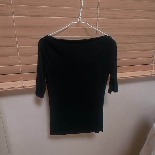 OZBRIDGE 블랙 보트넥 7부 이너 상의