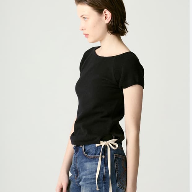 글로니 보우 슬릿 니트 탑 블랙