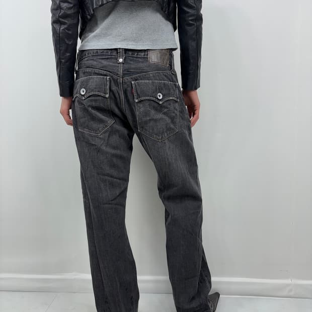 LEVIS BACK POCKET WASHED BLACK