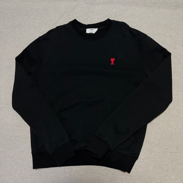 Ami 아미 스몰 하트 맨투맨