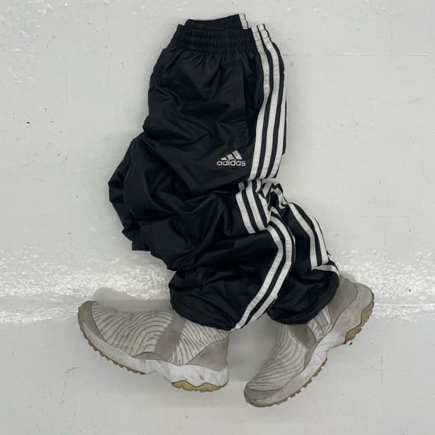 ADIDAS 레더텍스쳐 3라인 팬츠