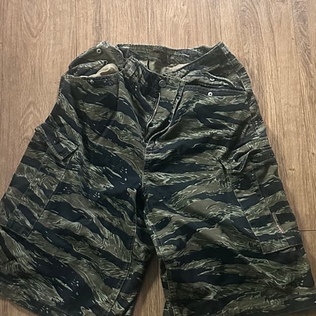 DEFGARMENTS 타이거 카모 카고 반바지 L 버뮤다