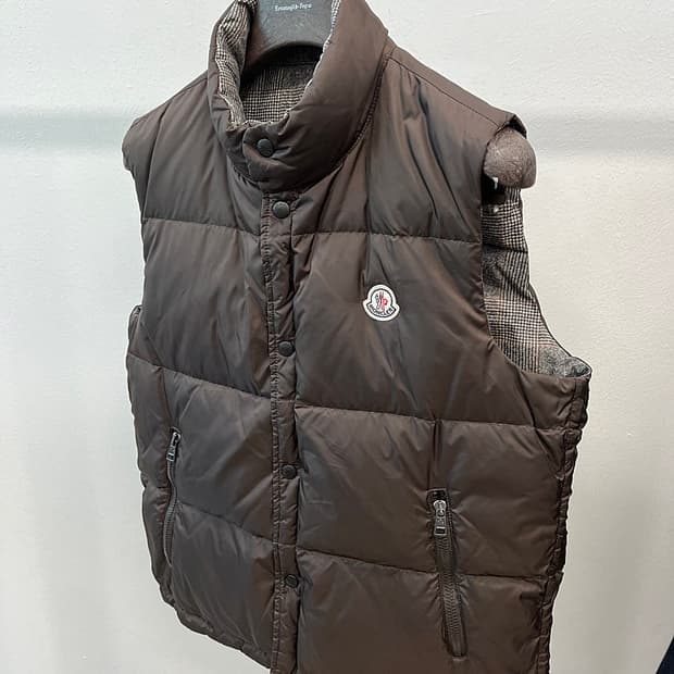 100-105) 몽클레어 리버시블 패딩조끼 