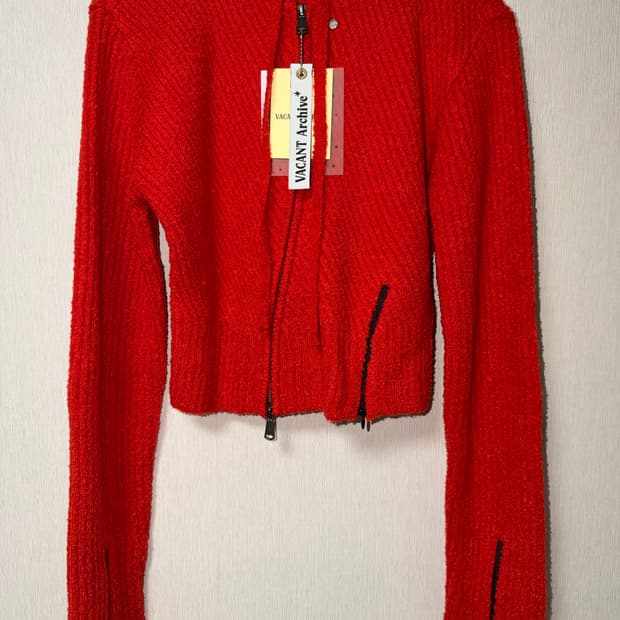 베이컨트 아카이브 모로 니티드 후디 집업 레드