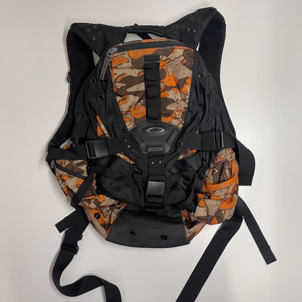 오클리 아이콘 카모 백팩
