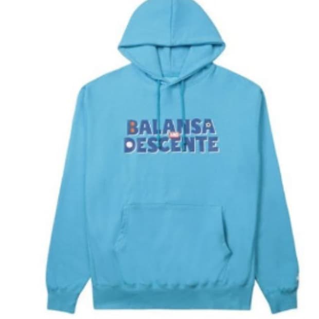 발란사 x 데상트 후드 블루 105사이즈 탭채새제품