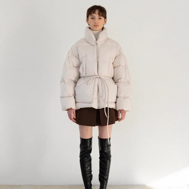 29cm구매) Le 르 하이넥 덕다운 아이보리 스트링 패딩