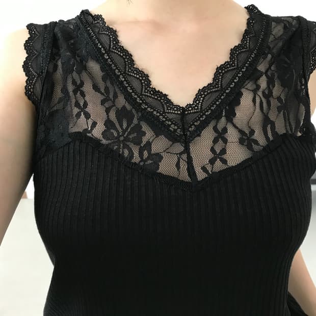 vintage lace sleeveless