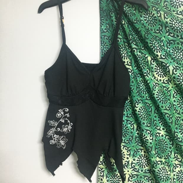 Beads point sleeveless