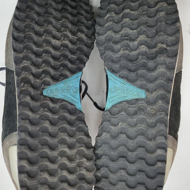 아디다스 ZX 700 그레이 265mm