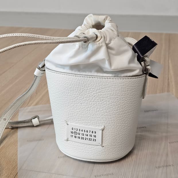 메종 마르지엘라 5AC 레더 버킷백 숄더백 크로스백 가방 MM6 여성