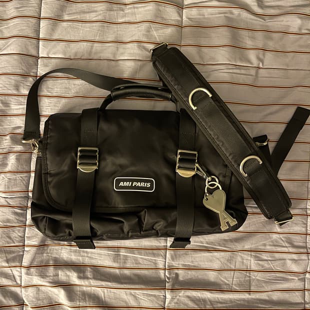 아미 파리 ami 스몰 메신저백