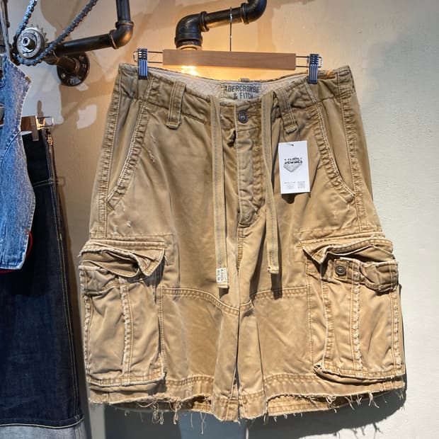 아베크롬비 베이지 카고 버뮤다 팬츠
