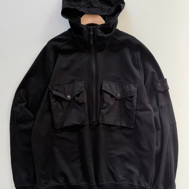 Stone-Island 스톤 아일랜드 고스트와펜 블랙컬러 투포켓 아노락 