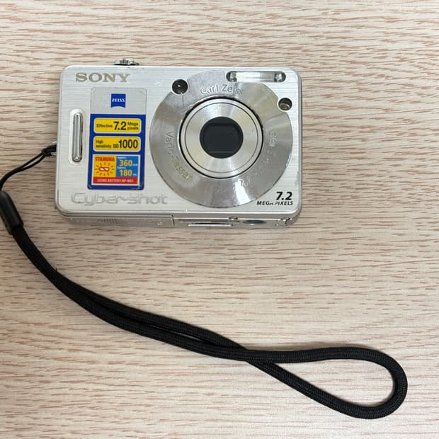 소니 사이버샷 DSC-W70