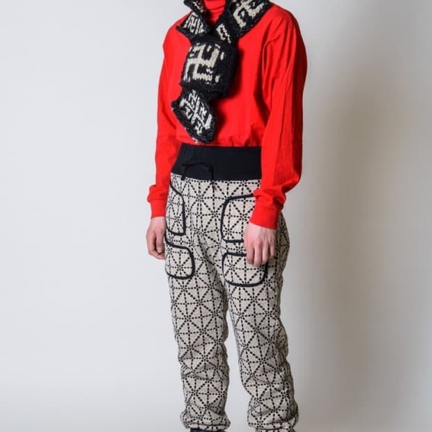 캐피탈 만 머플러