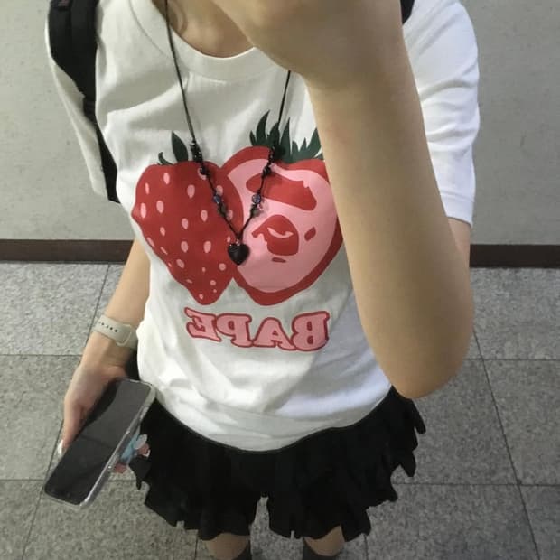 베이프 스트로베리 딸기 반팔티셔츠 화이트 베이비메탈클럽스투시샤크미스치프