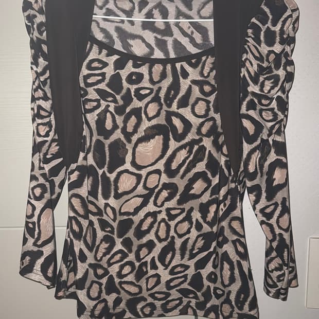 나나 펑크 갸루 레오파드 딱붙 티셔츠