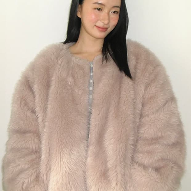 론론 퍼자켓 INNER POINTED FLUFFY FUR JACKET