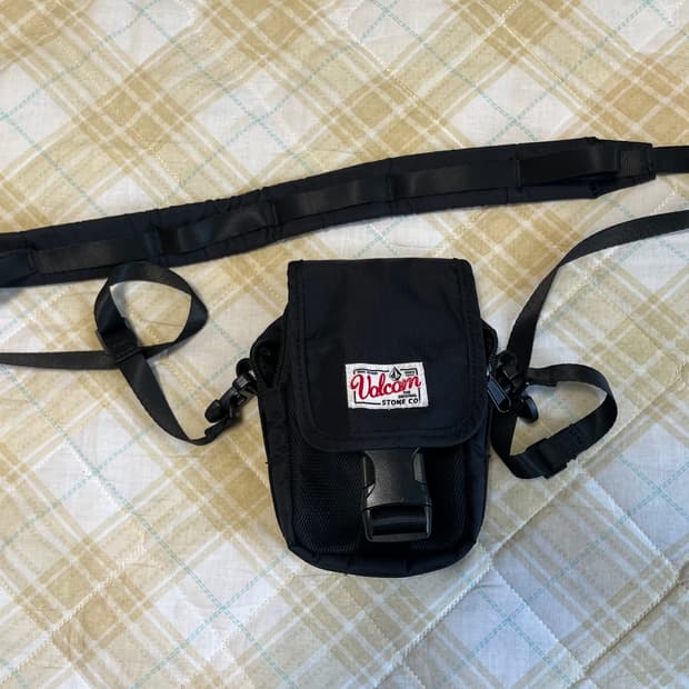 볼컴 미니크로스백 블랙