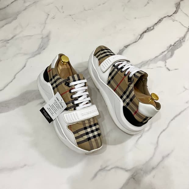 41 버버리 빈티지 체크 스웨이드 레더 스니커즈 신발 베이지