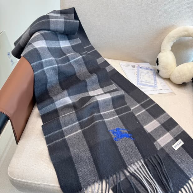 버버리 리버서블 스카프 100% 램스울
