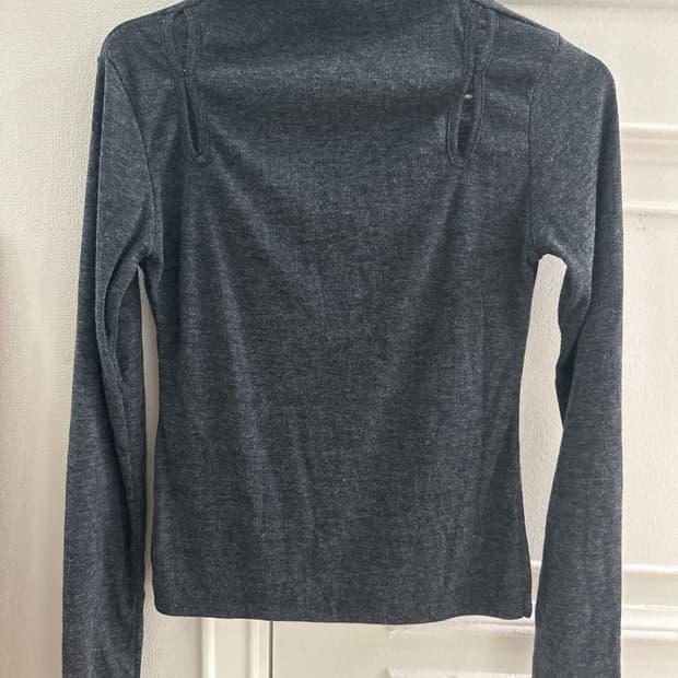 트임 있는 반목 긴팔 티셔츠 