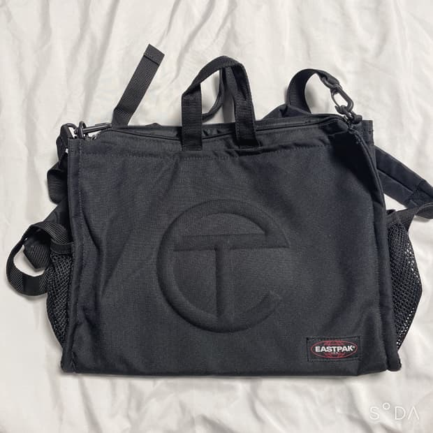 텔파 x 이스트팩 크로스백 블랙