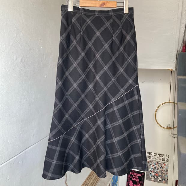 울 체크 플레어 언발란스 롱스커트