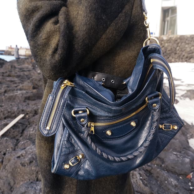 발렌시아가 모터 시티백 네이비