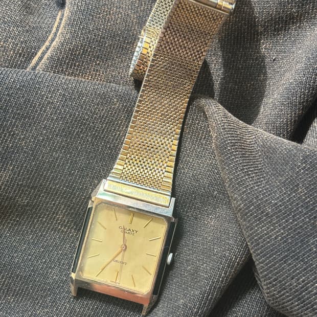 Vintage galaxy metal watch 