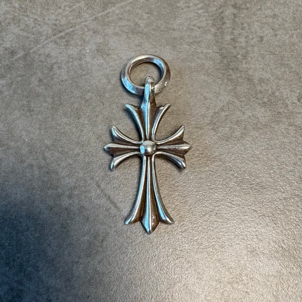 크롬하츠 타이니 크로스 펜던트