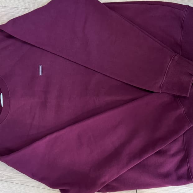 디스이즈네버댓 버건디 맨투맨