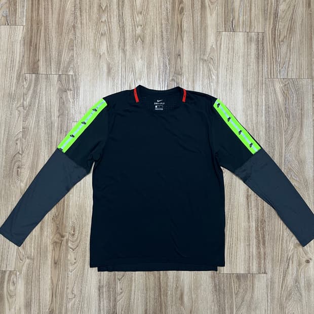 나이키 드라이핏 와일드런 롱슬리브 탑 L