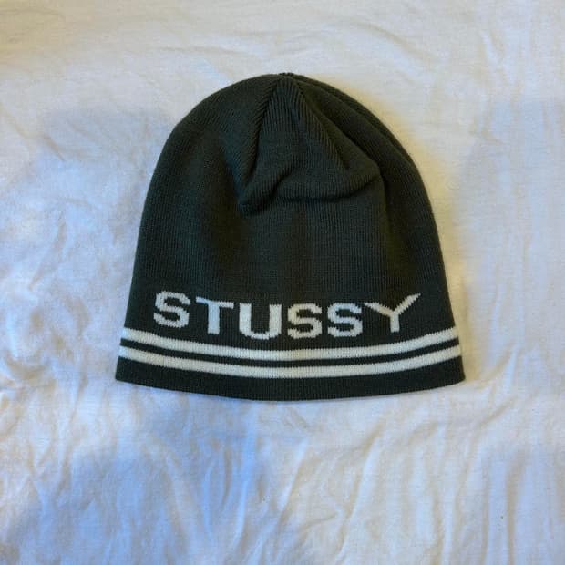 스투시 스트라이프 로고 비니 블랙