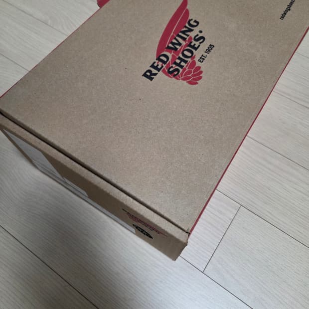 레드윙 포스트맨 새상품