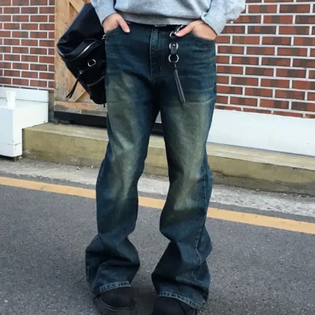 새상품) 단 스튜디오 솔트 워싱 플레어 데님 팬츠