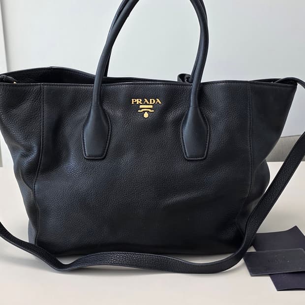 프라다 비텔로 다이노 블랙 토트백