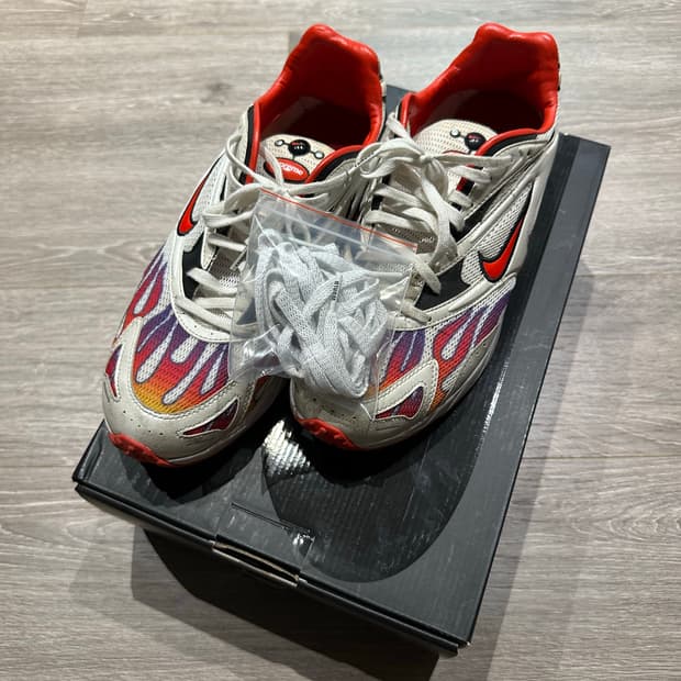 나이키 슈프림 줌 스트릭 스펙트럼 플러스