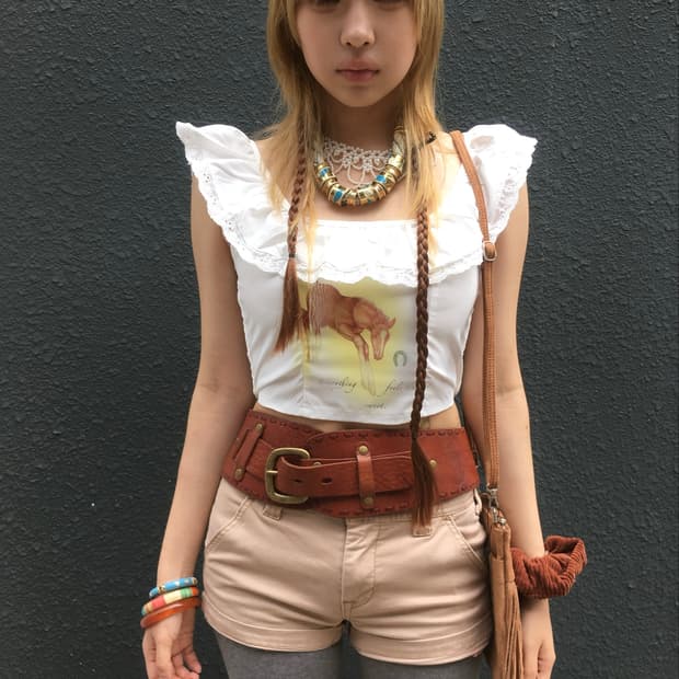 white frill horse bwiseutie top