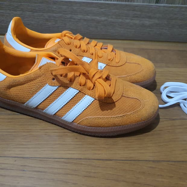 상태 최상 아디다스 삼바 오렌지 265사이즈