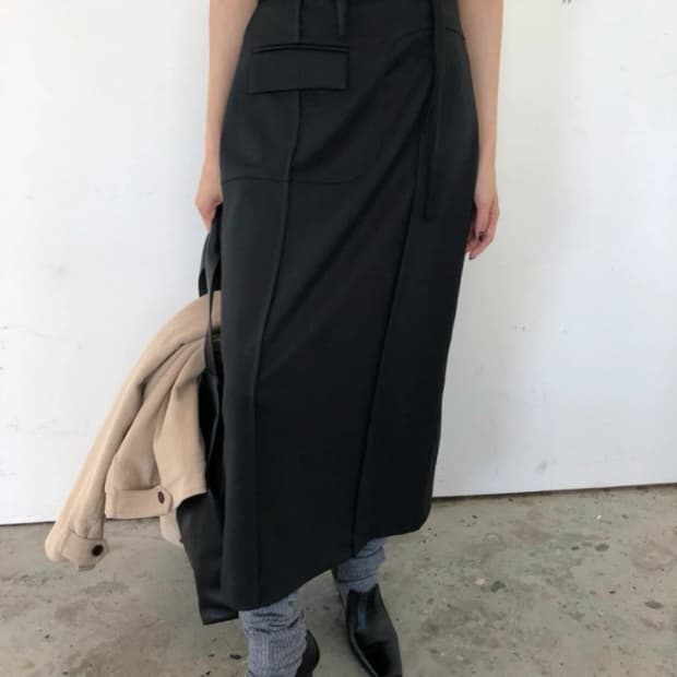 브리드 포켓 스트랩 울 스커트 차콜 S